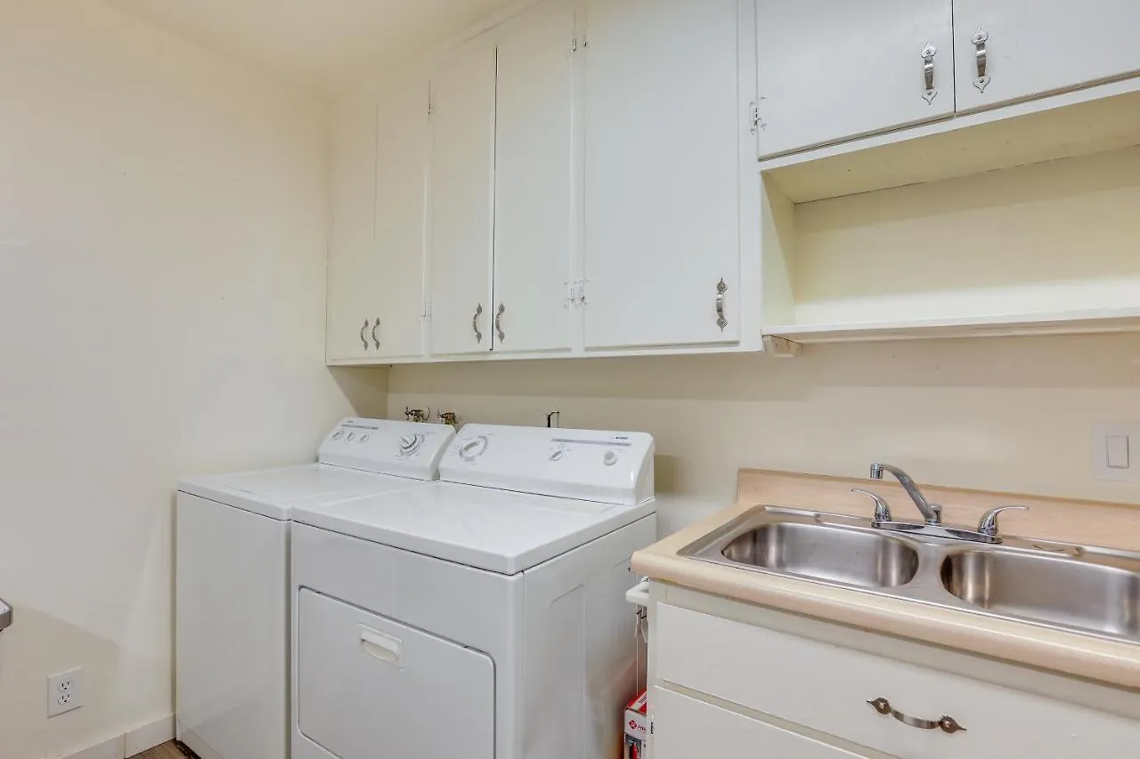 Pet-Friendly South Lake Tahoe Home 2 Mi To Lake Ferienhaus