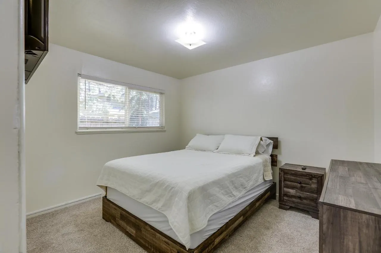 Pet-Friendly South Lake Tahoe Home 2 Mi To Lake 0*,