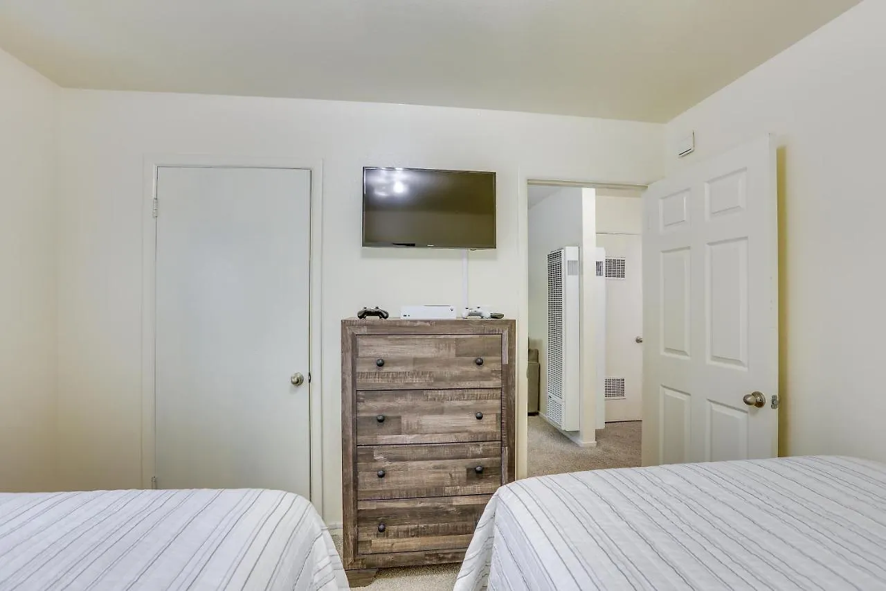 Pet-Friendly South Lake Tahoe Home 2 Mi To Lake Ferienhaus