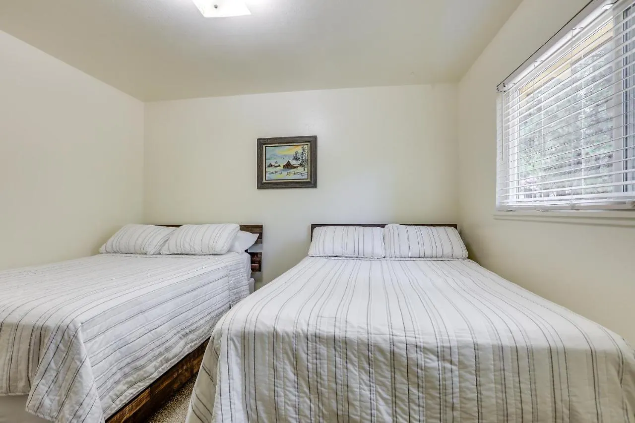 Pet-Friendly South Lake Tahoe Home 2 Mi To Lake Ferienhaus
